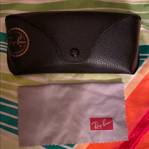 RAY-BAN LARGE SUNGLASS CASE NEVER USED⭐️⭐️⭐️⭐️⭐️ - Picture 5 of 6